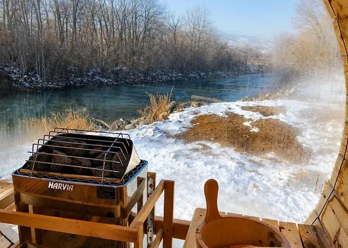 Luxurious King For An Unforgettable Escape In Dubois, Wyoming Holiday home Dubois