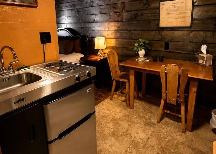 Luxurious King For An Unforgettable Escape In Dubois, Wyoming Dubois
